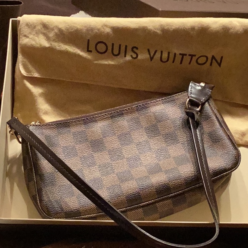 Louis Vuitton Damier Ebene canvas pochette NM